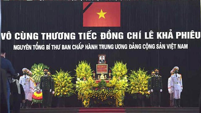 Respect- paying ceremony for former Party leader Le Kha Phieu